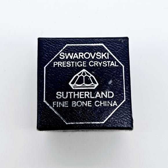 SUTHERLAND | Swarovski Prestige Crystal fine bone china floral flower thimble - Picture 2 of 6